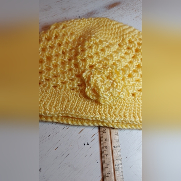 Pretty Yellow Adult Beanie Handmade Crochet Hat Winter Christmas Gift Warm - Picture 5 of 7